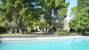 Au coeur de la Provence, la Campagne Chastel, Gîte & Maison d'hôtes à Aix-en-Provence vous propose un moment de détente et une découverte de la région