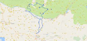 À 30 mn de la maison d’hôtes Campagne Chastel, la visite Lourmarin vous conduit vers les villages de charme, les châteaux, les domaines viticoles et l’abbaye cistercienne de Silvacane… Pour les familles avec des jeunes enfants : le château et zoo de la Barben (D561) ainsi que le parc Montopoto à St Cannat (jeux et village des automates).